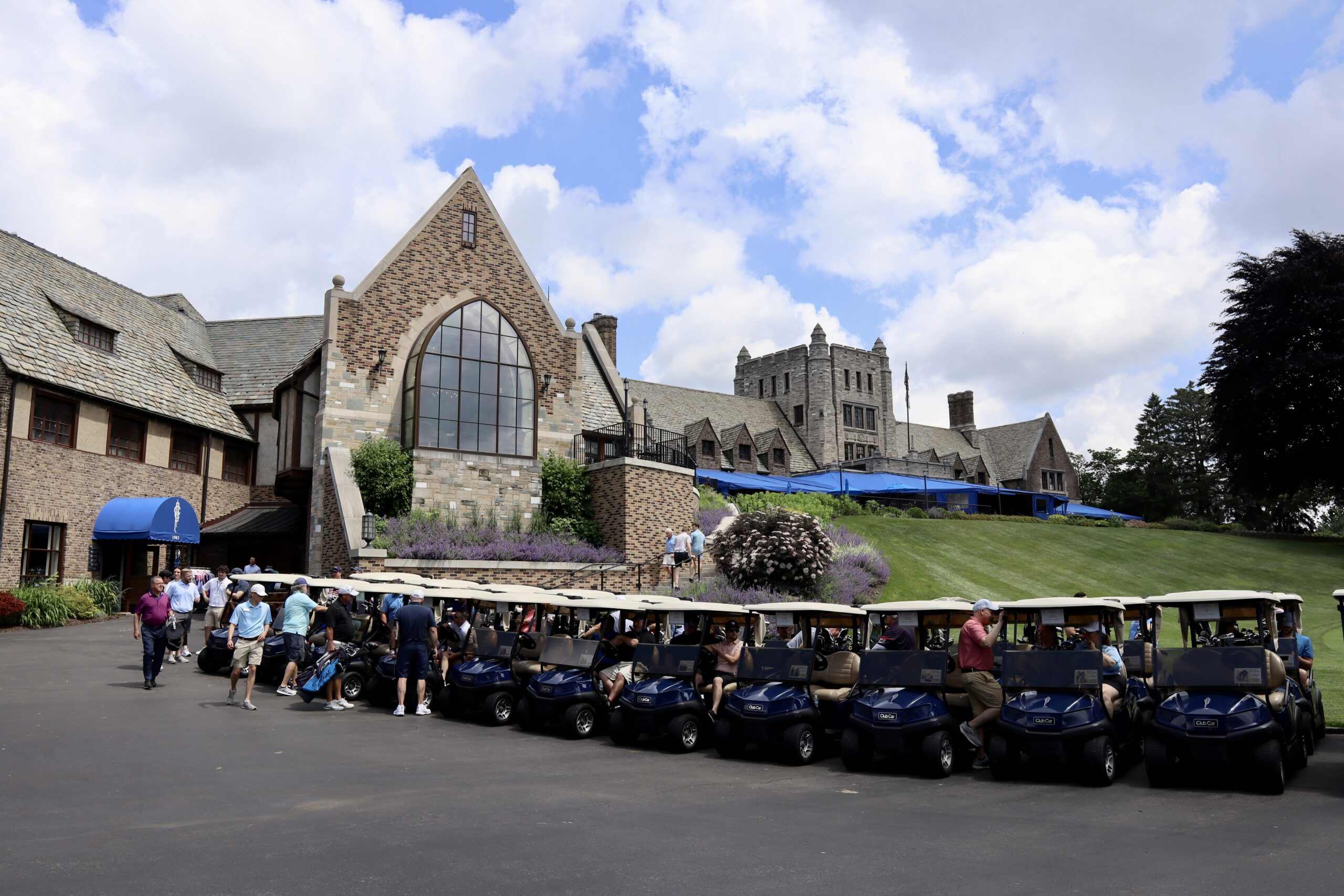 A Day on the Green: Aspire of WNY's Annual Going Fore the Green Golf